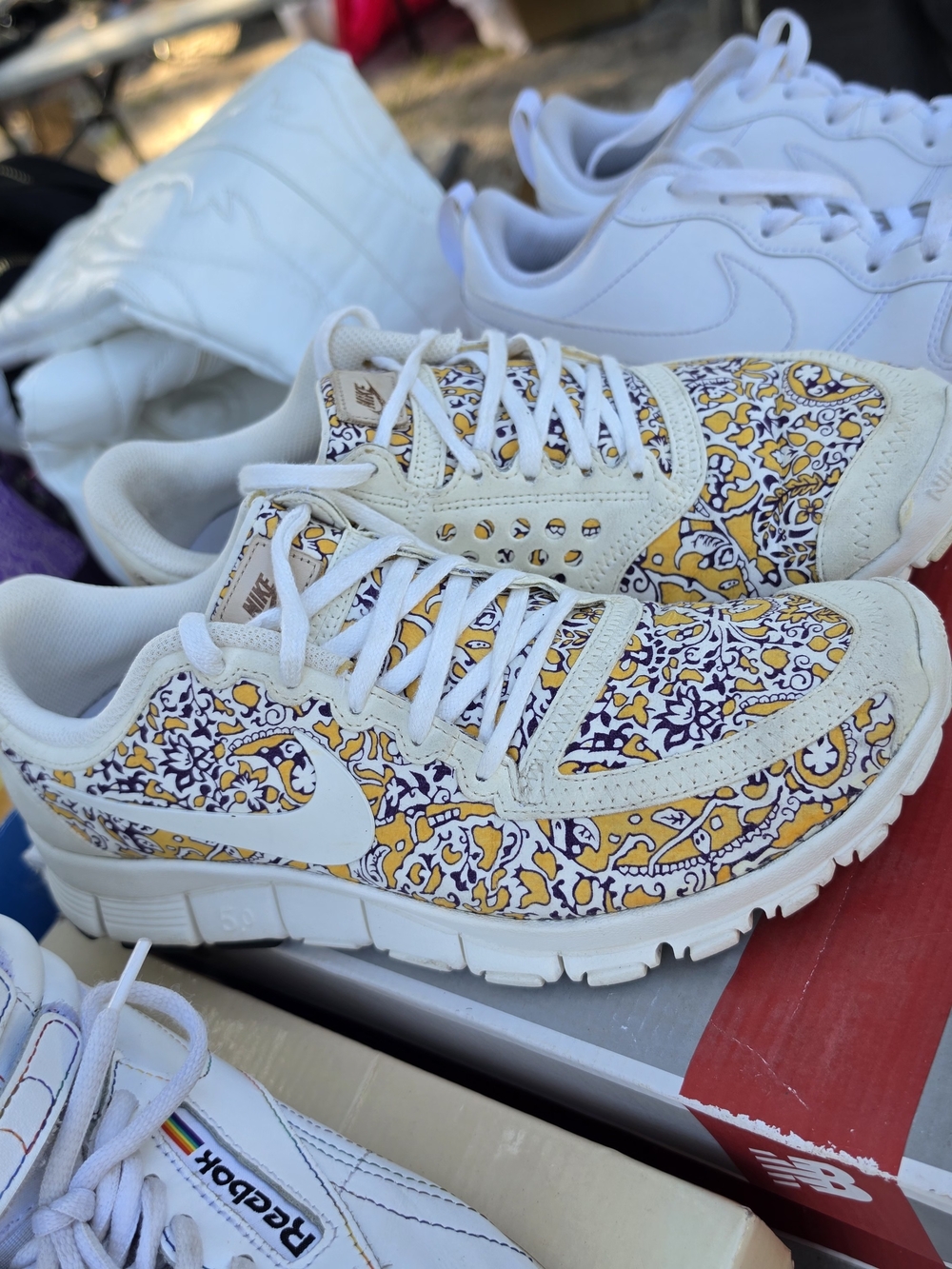 Nike White & Yellow Patterned Sneakers